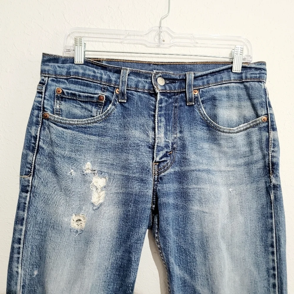 Levi’s Slim Fit Men’s Distressed Jeans – W31 L30 – Medium Wash –